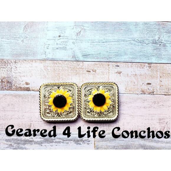 Sunflower concho set saddle conchos, screwback concho for leather and tack - Picture 3 of 3